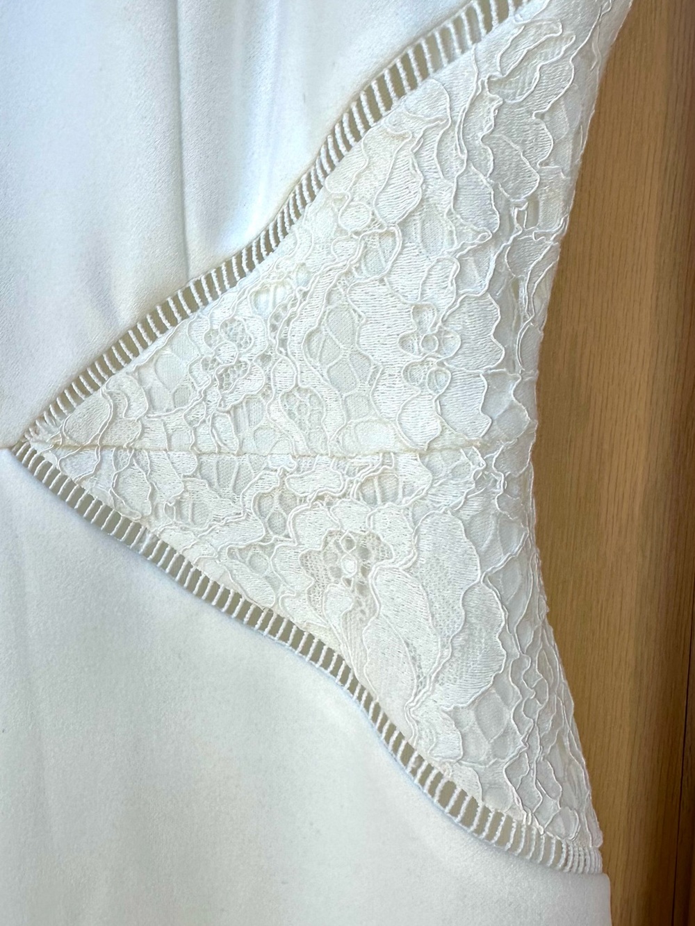 White House Black Market Black-Trim White Top - Picture 2 of 3